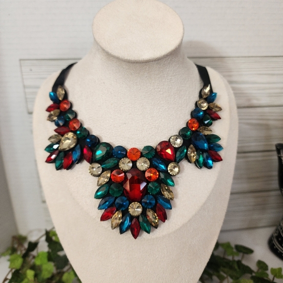 Multi Color Crystal Tie Ribbon Necklace Non Metal - Picture 1 of 8